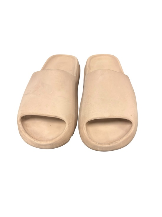 Yeezy Slide Desert Sand